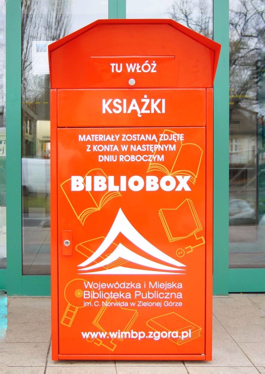 Wrzutnia książek gdzie zwrócić wypożyczone materiały biblioteczne